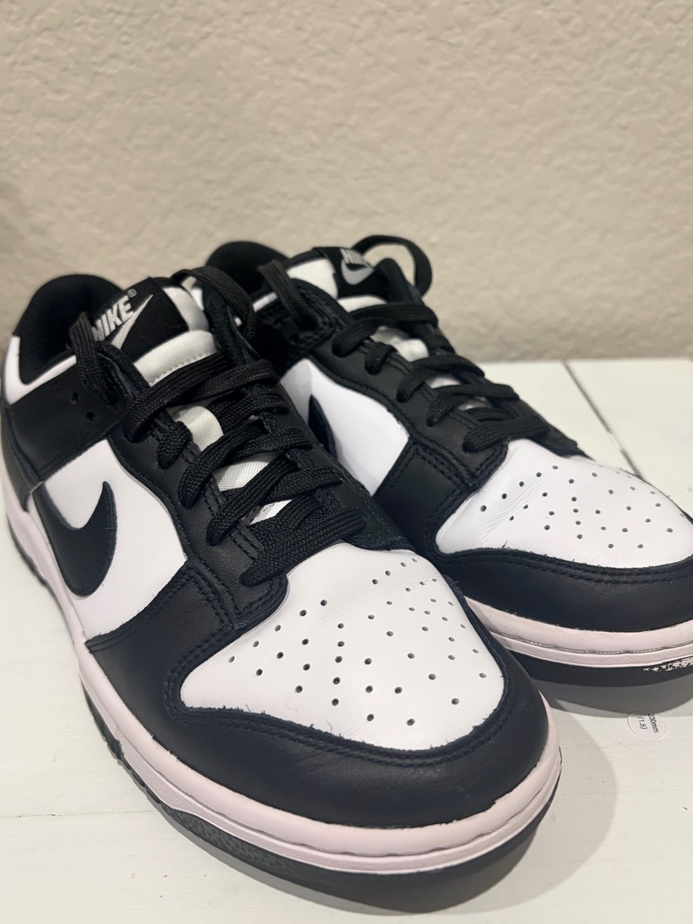 Women’s 6.5 Nike Panda Dunks Gently used